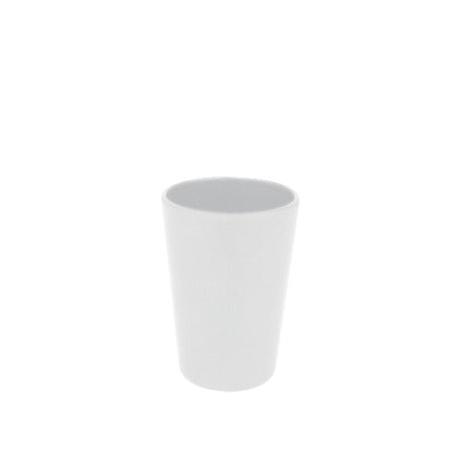 Portaspazzolini in fibra di bamboo, amido di mais e melamina riciclabile bianca. Capacità 30 cl. Dim.: Ø 7,4 x h 10,5 cm. Conf. da 6 pz.