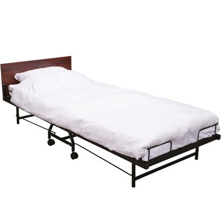Letto supplementare richiudibile con testiera in legno, ruote girevoli e materasso in schiuma incluso (90x205x10 cm). Dimensioni: 90x210x45 cm (aperto), 90x40x120 cm (chiuso).