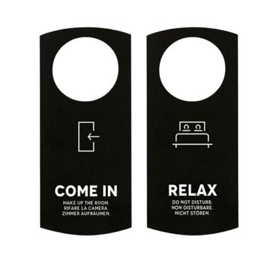 Cartellino "Non disturbare / Rifare la camera" in forex nero, 9 x h 21 cm.